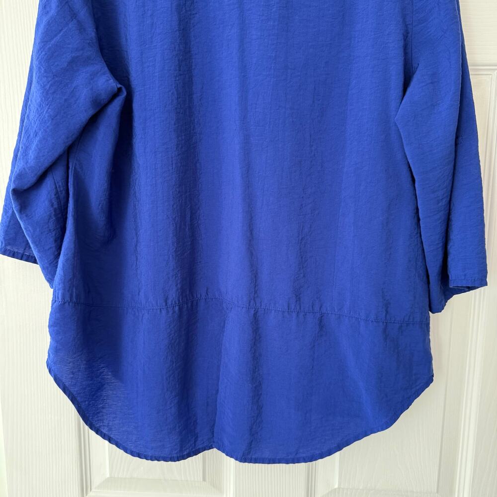 Chico's Women's Blue Button Down Roll Tab Sleeve V-Neck Top Size 2 - Picture 14 of 14